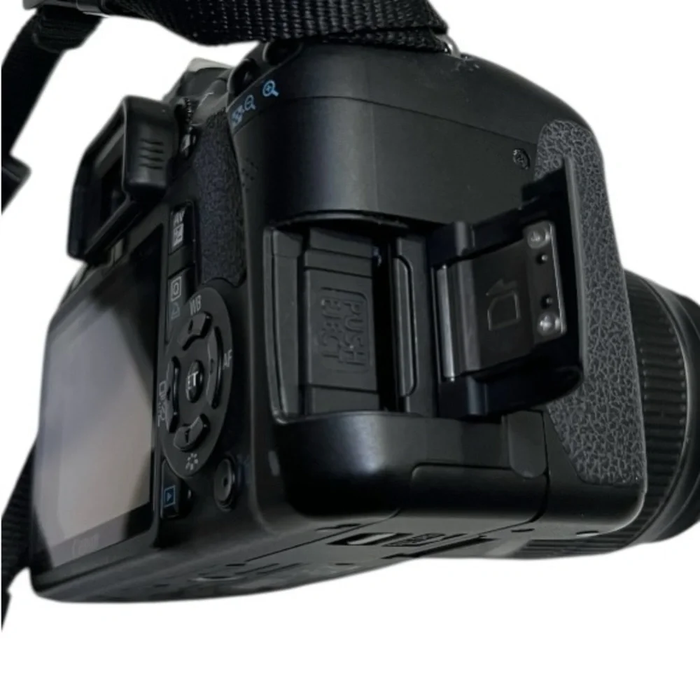 EUC Canon DS126271 EOS REBEL T2i Camera W/18-55mm Image Stabilizer Lens